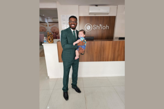 Tosyn Lopes destaca os impactos que procedimentos pélvicos podem ter sobre a capacidade reprodutiva.