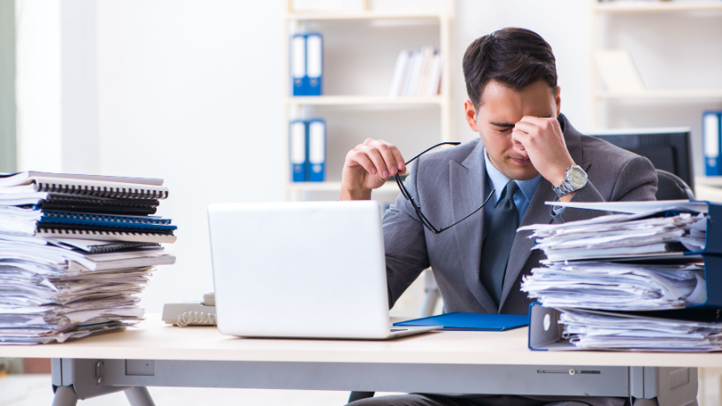 Descubra como a multitarefa impacta o desempenho do cérebro e por que evitá-la pode ser essencial, de acordo com Alexandre Costa Pedrosa.